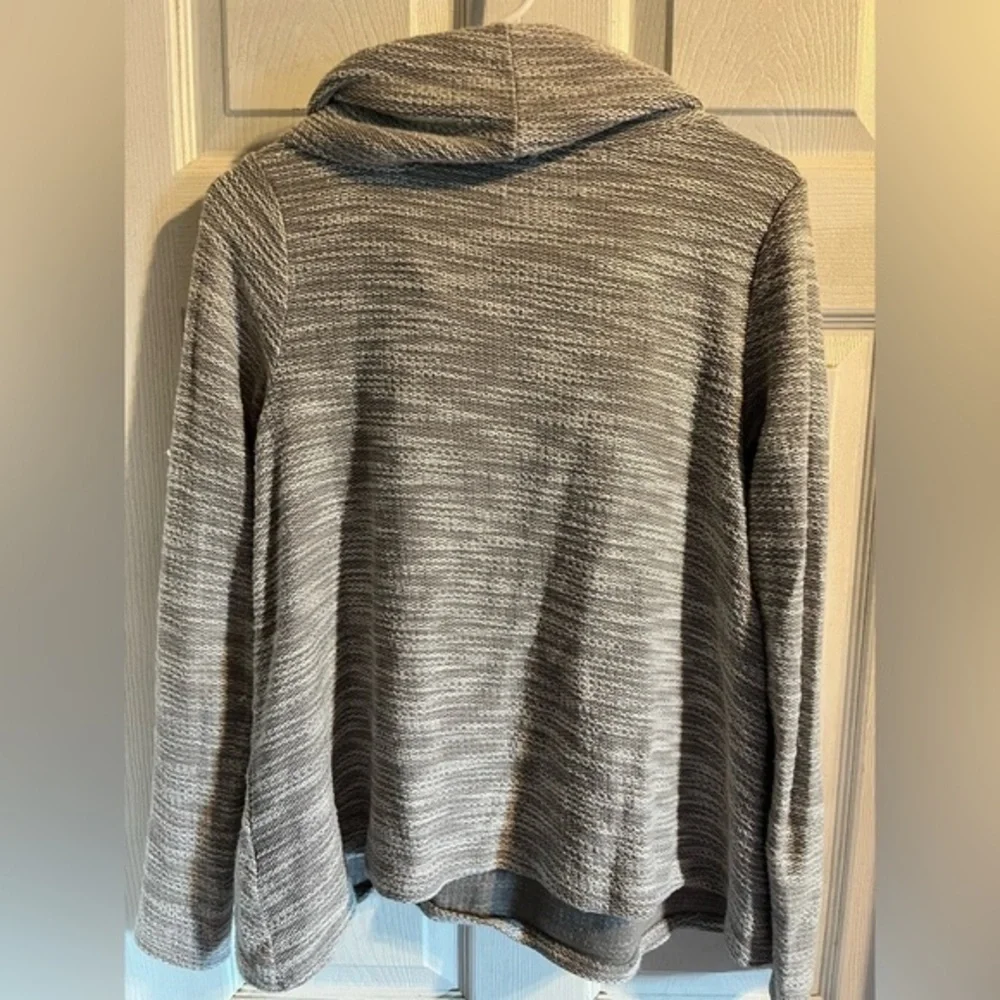 Abercrombie and‎ Fitch Small Cowl Neck Gray Sweater - Picture 2 of 5